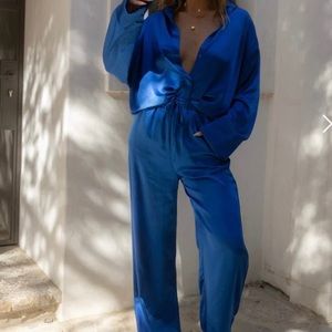 NWT SLA label satin set in royal blue